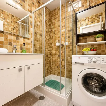 Sunny Geminis Apartment